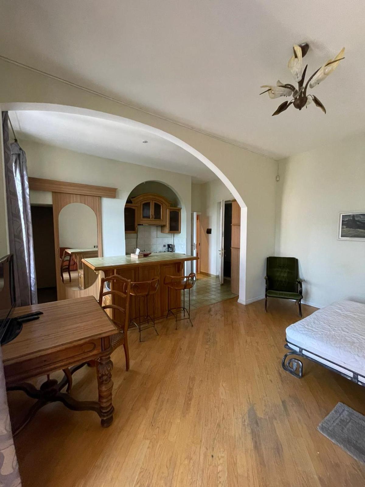 Guest Rooms Lviv Exterior photo