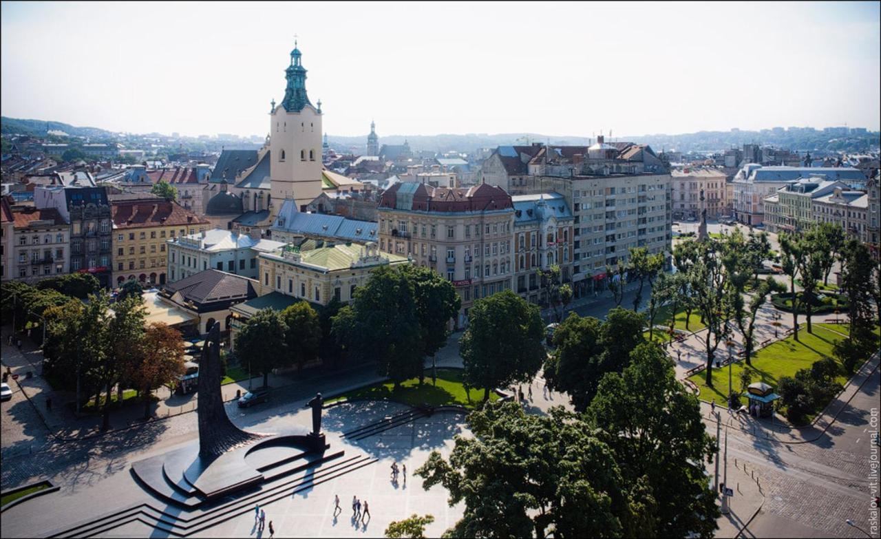 Guest Rooms Lviv Exterior photo